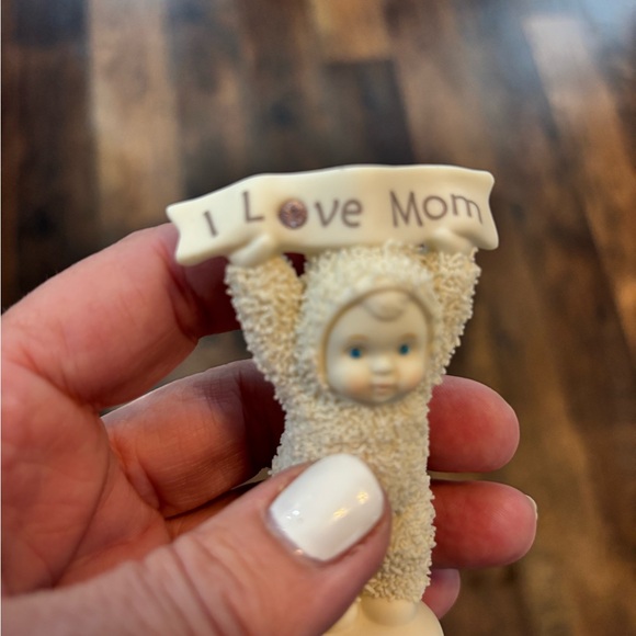 Department 56 I Love Mom Figurine - Cream and White - Picture 5 of 10